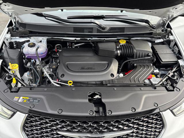 2026 Chrysler Pacifica Pinnacle AWD