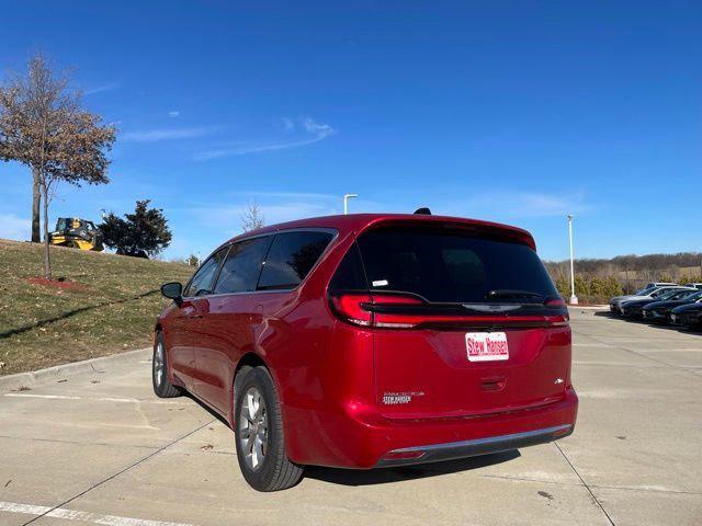 2026 Chrysler Pacifica Select AWD