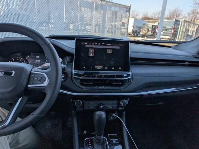 2025 Jeep Compass Latitude 4x4 2025 Jeep Compass Latitude 4x4