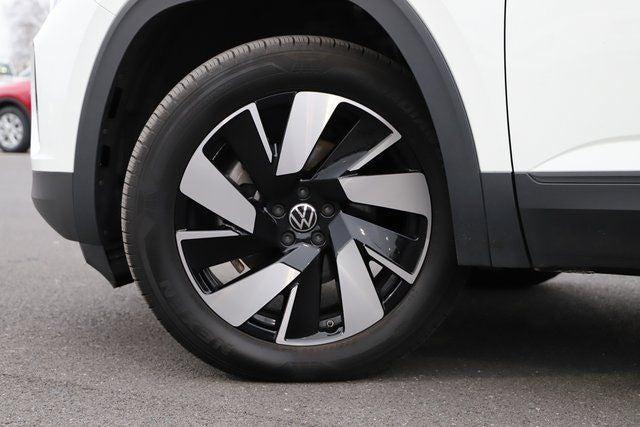 2025 Volkswagen Atlas Cross Sport 2.0T SE w/Technology