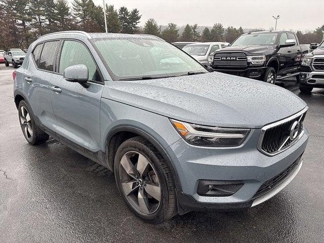 2021 Volvo XC40 T5 Momentum 2021 Volvo XC40 T5 Momentum