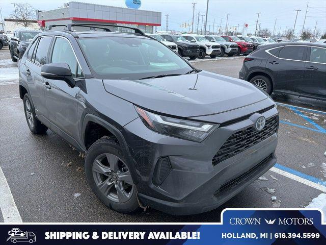 2024 Toyota RAV4 XLE's photo