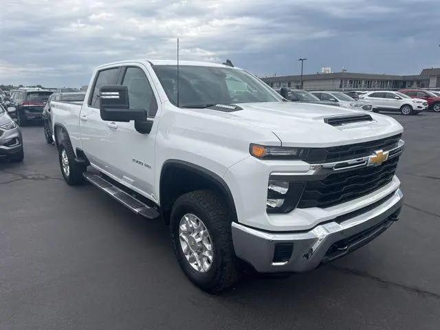 2024 Chevrolet Silverado 3500HD 4WD Crew Cab Standard Bed LT for sale in Wichita, KS