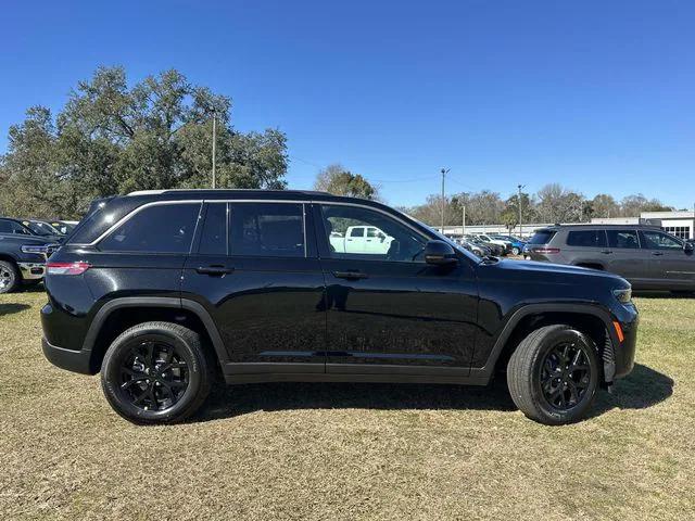 2026 Jeep Grand Cherokee Altitude 4x4