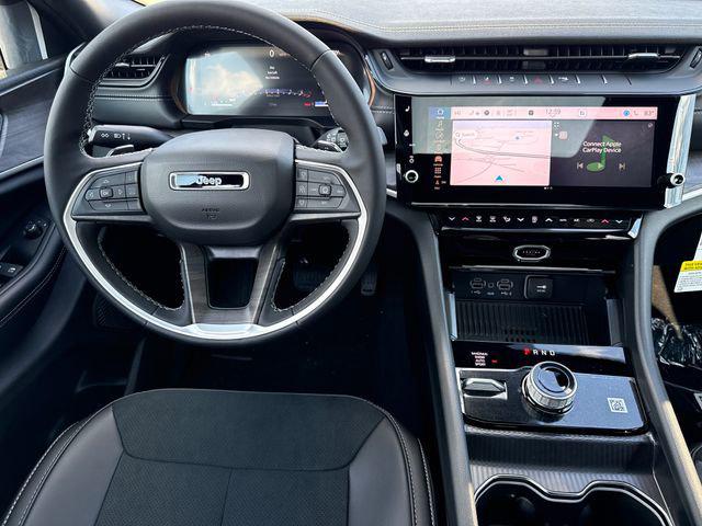 2026 Jeep Grand Cherokee GRAND CHEROKEE ALTITUDE 4X4