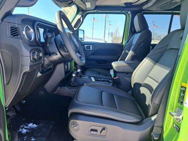 2026 Jeep Gladiator GLADIATOR SAHARA 4X4