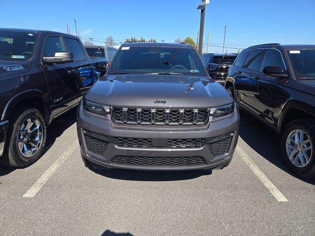 2026 Jeep Grand Cherokee GRAND CHEROKEE LAREDO ALTITUDE 4X4 2026 Jeep Grand Cherokee GRAND CHEROKEE LAREDO ALTITUDE 4X4