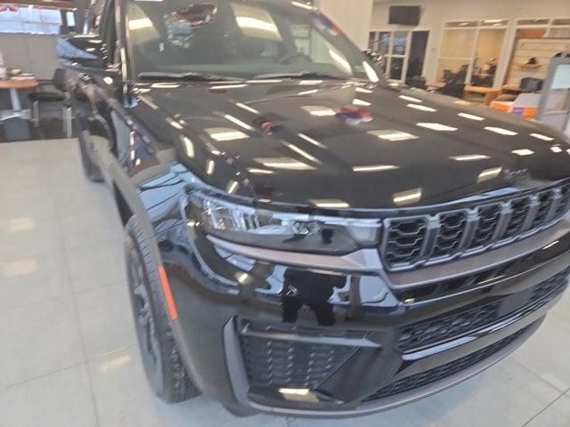 2026 Jeep Grand Cherokee GRAND CHEROKEE LAREDO ALTITUDE 4X4 2026 Jeep Grand Cherokee GRAND CHEROKEE LAREDO ALTITUDE 4X4