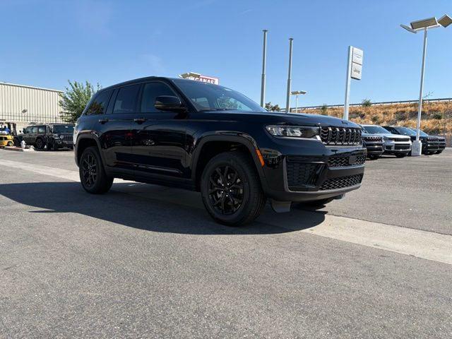 2026 Jeep Grand Cherokee Altitude 4x4