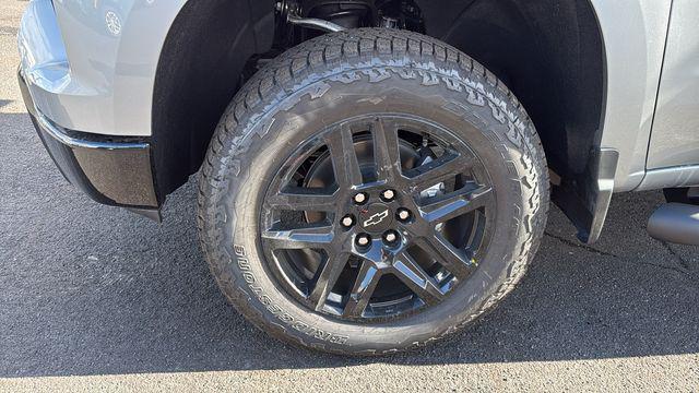 2026 Chevrolet Silverado 1500 4WD Crew Cab Short Bed Custom Trail Boss