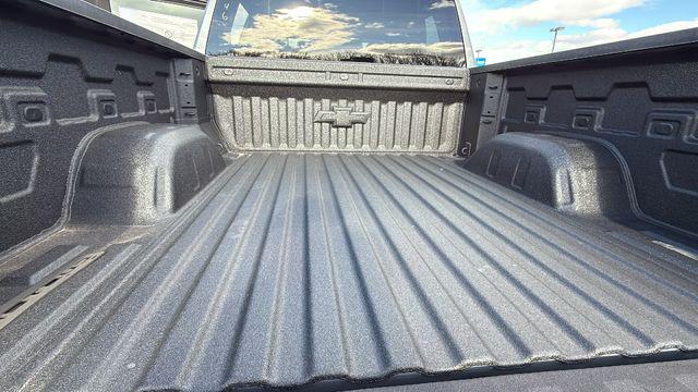 2026 Chevrolet Silverado 1500 4WD Crew Cab Short Bed Custom Trail Boss