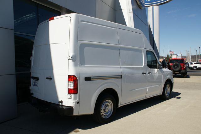 2018 Nissan 2500 S V8