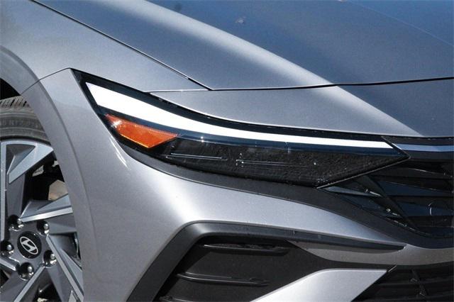 2025 Hyundai Elantra SEL Sport 2025 Hyundai Elantra SEL Sport