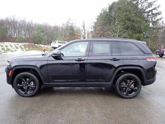 2023 Jeep Grand Cherokee Altitude 4x4 2023 Jeep Grand Cherokee Altitude 4x4