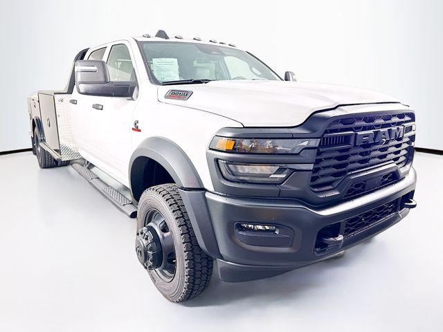 2026 RAM Ram 5500 Chassis Cab RAM 5500 TRADESMAN CHASSIS CREW CAB 4X4 84 CA 2026 RAM Ram 5500 Chassis Cab RAM 5500 TRADESMAN CHASSIS CREW CAB 4X4 84 CA