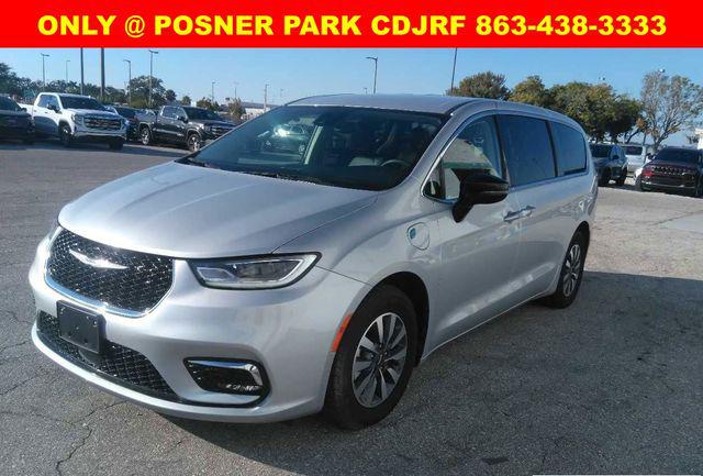 2024 Chrysler Pacifica Hybrid Select 2024 Chrysler Pacifica Hybrid Select