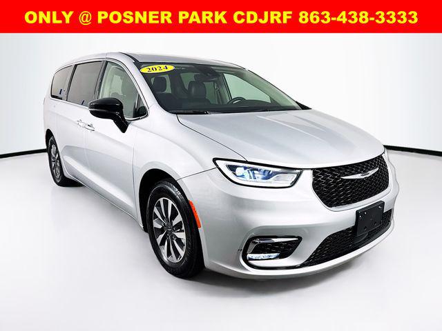 2024 Chrysler Pacifica Hybrid Select 2024 Chrysler Pacifica Hybrid Select