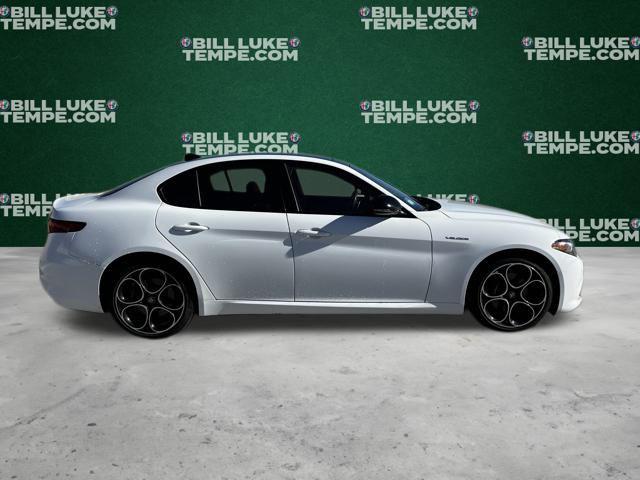 2022 Alfa Romeo Giulia Veloce AWD 2022 Alfa Romeo Giulia Veloce AWD