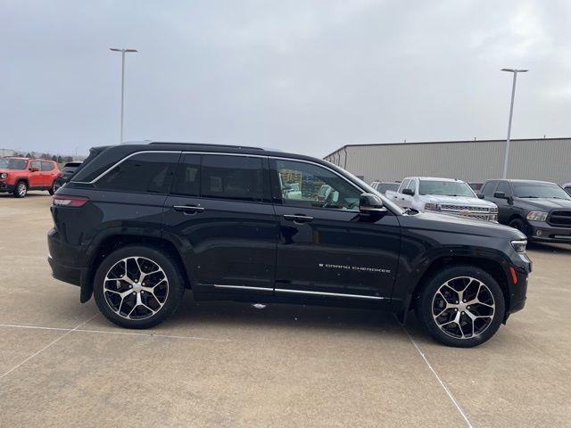 2023 Jeep Grand Cherokee Summit Reserve 4x4 2023 Jeep Grand Cherokee Summit Reserve 4x4