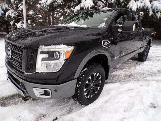 2017 Nissan TITAN XD PRO-4X Gas 2017 Nissan TITAN XD PRO-4X Gas
