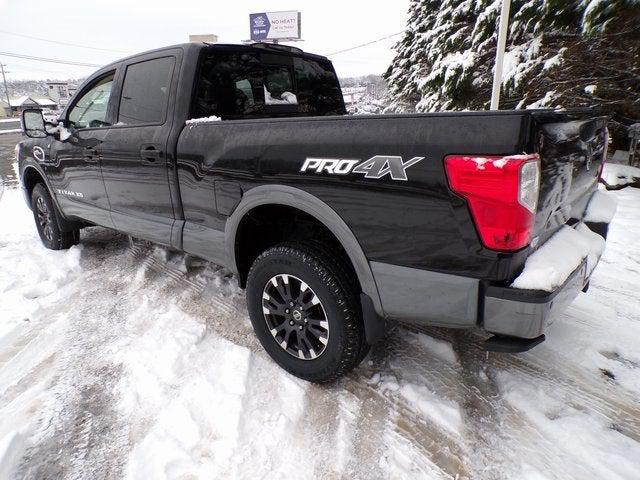 2017 Nissan TITAN XD PRO-4X Gas 2017 Nissan TITAN XD PRO-4X Gas