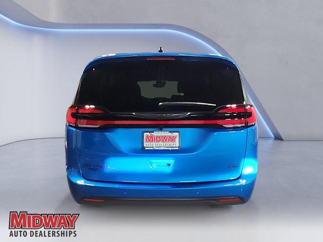 2026 Chrysler Pacifica Select AWD