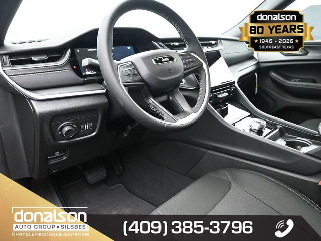 2025 Jeep Grand Cherokee L Laredo 4x2