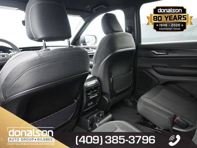 2025 Jeep Grand Cherokee L Laredo 4x2