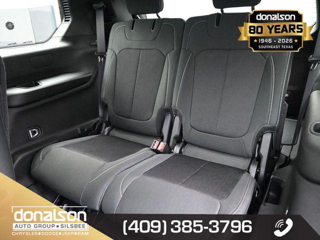 2025 Jeep Grand Cherokee L Laredo 4x2