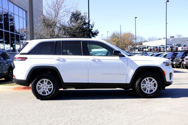 2025 Jeep Grand Cherokee Laredo 4x2