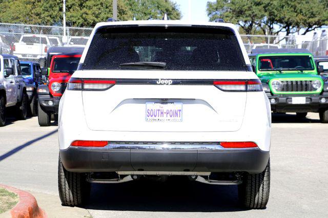 2025 Jeep Grand Cherokee Laredo 4x2