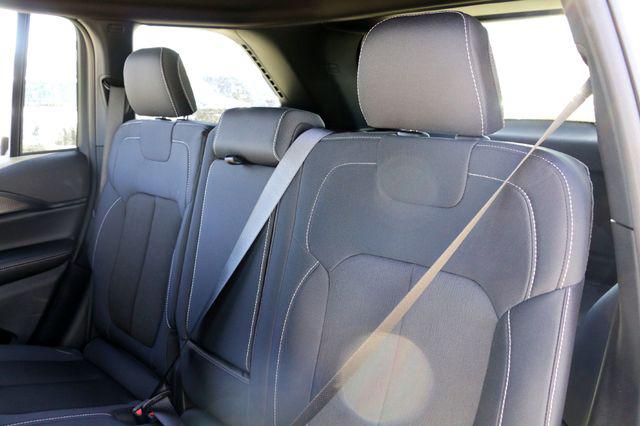2025 Jeep Grand Cherokee Laredo 4x2