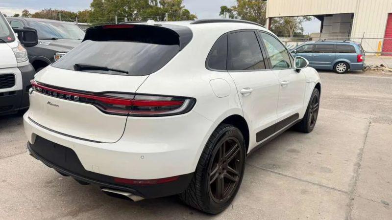2021 Porsche Macan Base