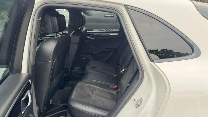 2021 Porsche Macan Base
