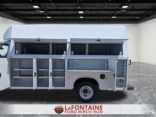 2026 Ford E-450 Cutaway Base