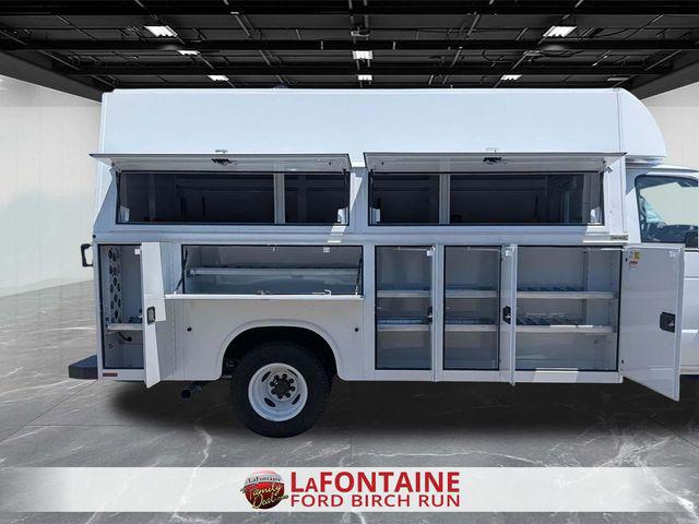 2026 Ford E-450 Cutaway Base