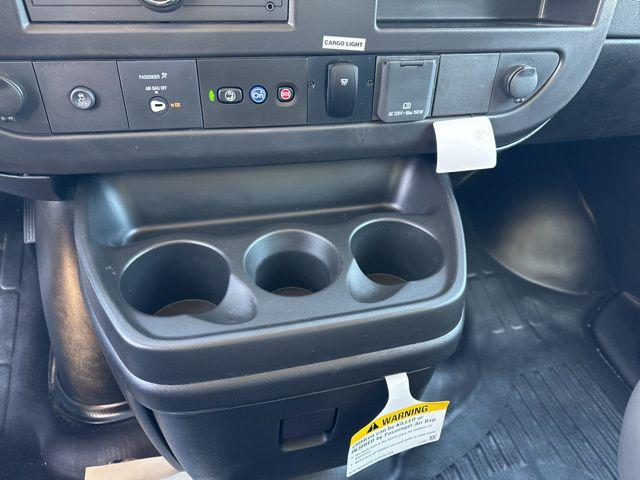 2025 Chevrolet Express Cutaway 4500 Van