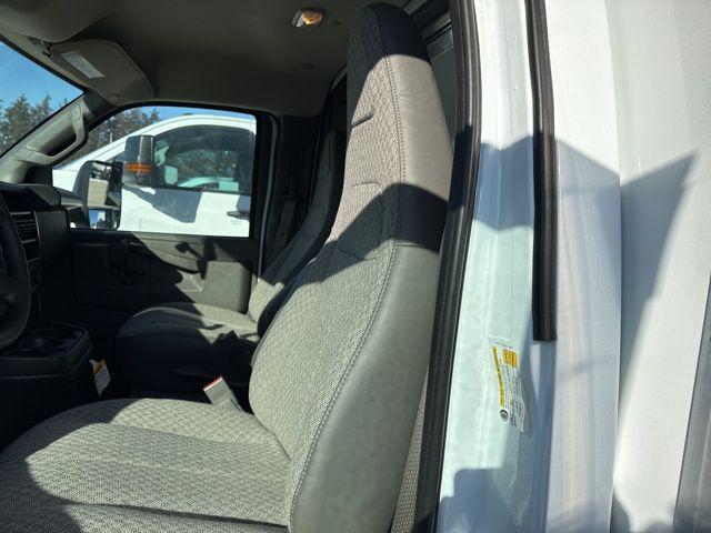 2025 Chevrolet Express Cutaway 4500 Van