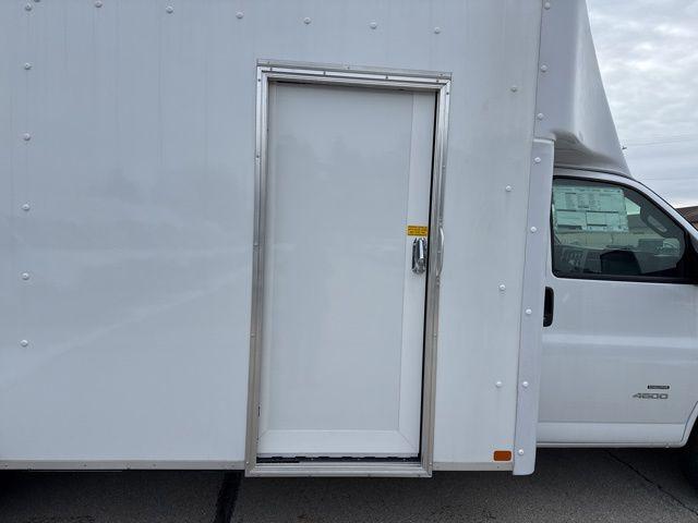 2025 Chevrolet Express Cutaway 4500 Van
