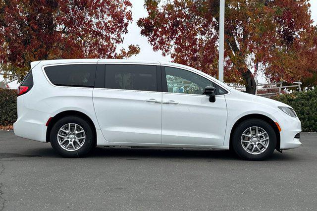 2026 Chrysler Voyager LX