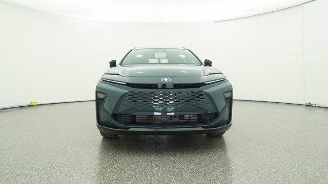 2025 Toyota Crown Signia XLE