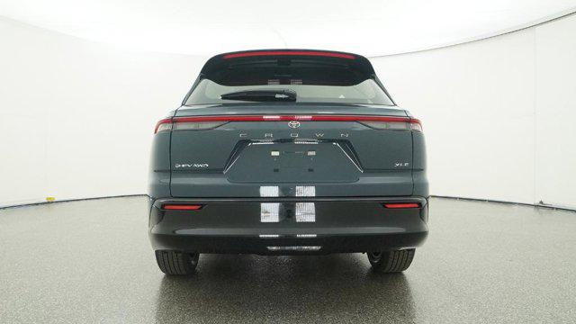 2025 Toyota Crown Signia XLE
