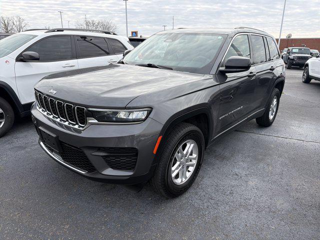 2022 Jeep Grand Cherokee Laredo 4x2