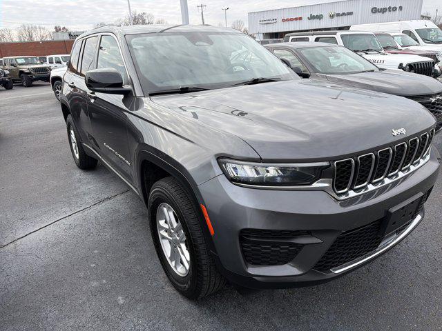 2022 Jeep Grand Cherokee Laredo 4x2