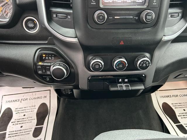 2022 Ram 1500 Big Horn Crew Cab 4x4 5'7" Box