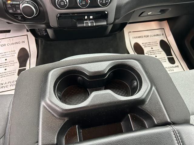 2022 Ram 1500 Big Horn Crew Cab 4x4 5'7" Box