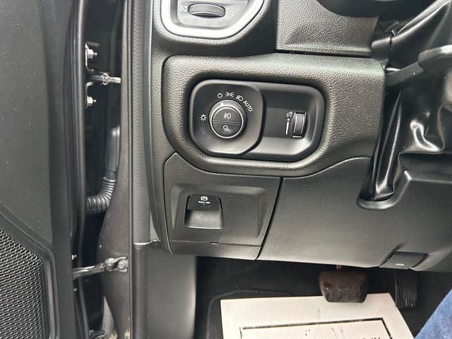 2022 Ram 1500 Big Horn Crew Cab 4x4 5'7" Box