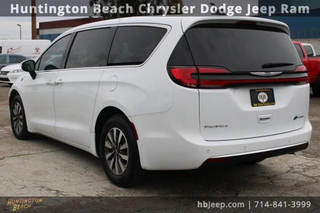 2023 Chrysler Pacifica Hybrid Touring L
