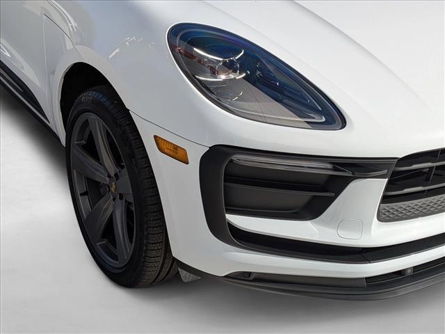 2026 Porsche Macan AWD