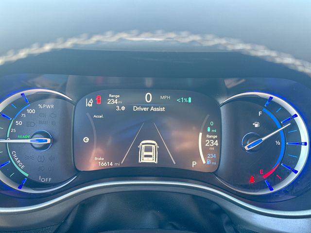 2025 Chrysler Pacifica Hybrid Select